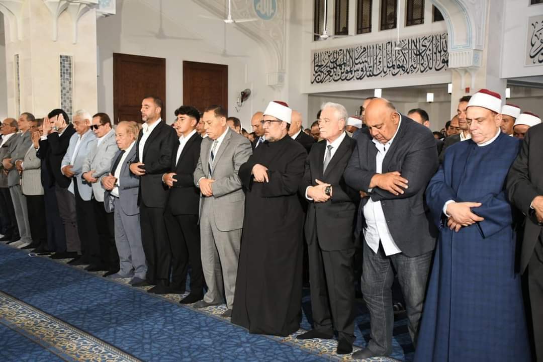 اثناء صلاة الجمعة 