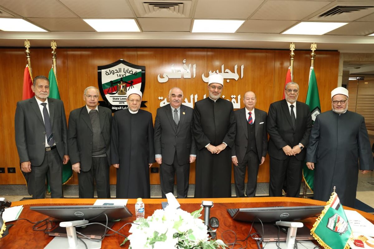 أعضاء &nbsp;اللجنة العليا لوقف المستشارالفنجري