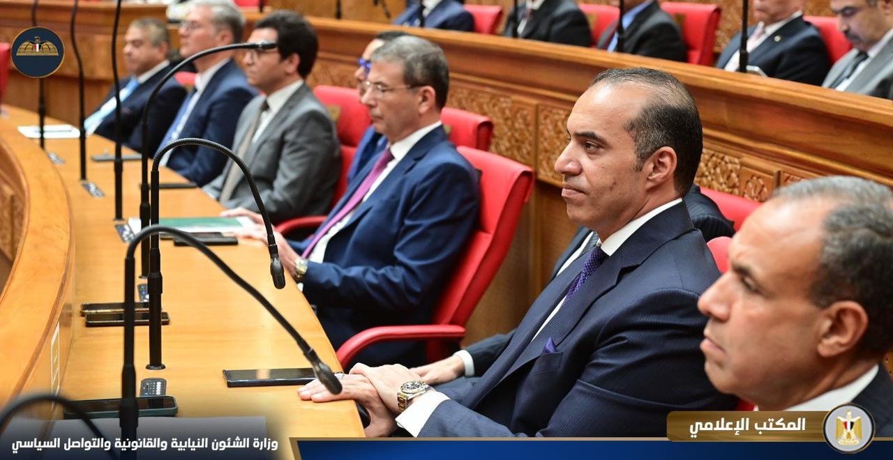 وزير الشئون النيابية اثناء الجلسة العامة لمجلس النواب 
