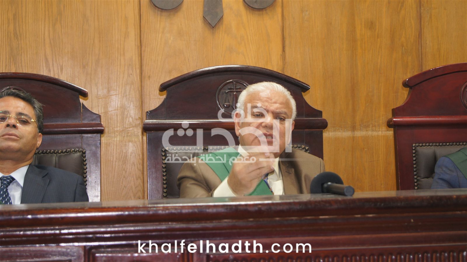 السادة أعضاء هيئة المحكمة