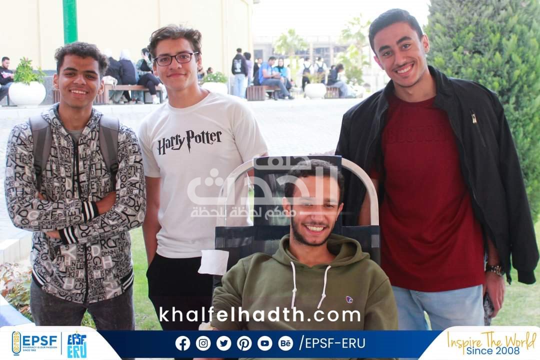 طلاب صيدلة المصرية الروسية