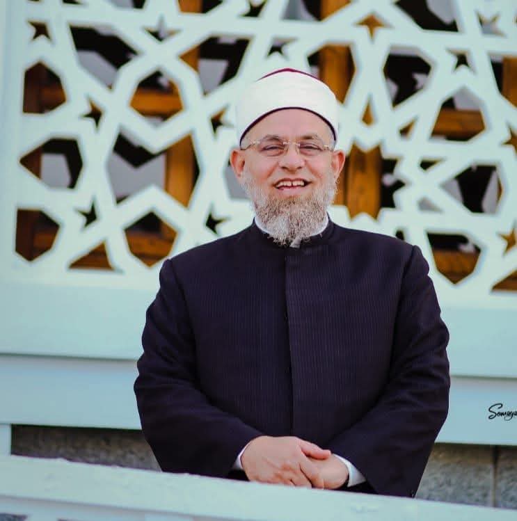 أشرف الفيل العالم الأزهري 