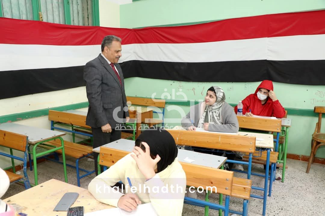 لجان امتحانات الشهادة الإعدادية بمدرستي الناصرية والزقازيق الإعدادية بنات