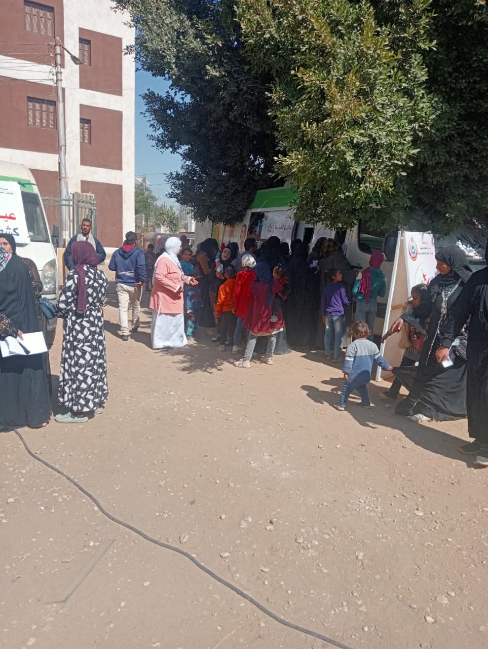 حياة كريمة تطلق قافلة طبية مجانية بقرية دوينة بأسيوط
