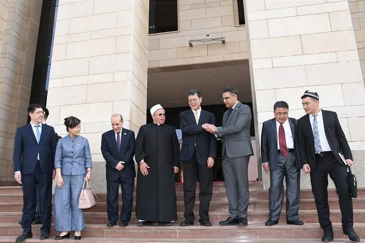 قيادات الأوقاف تستقبل وفدًا صينيًا