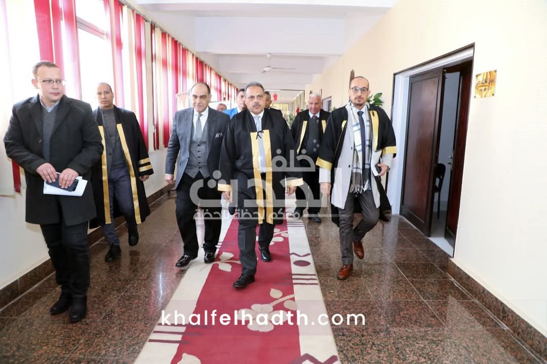 محافظ الشرقية يناقش رسالة دكتوراه