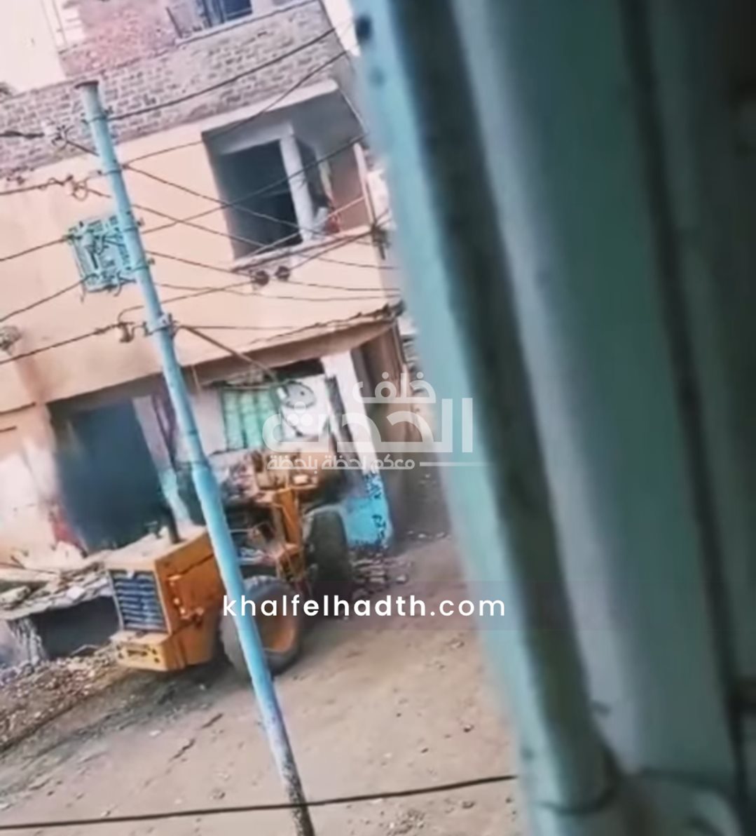 شخص يهدم منزل شقيقه بلودر أثناء الإفطار في الدقهلية