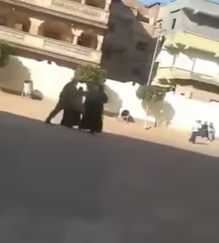 مدير مدرسة يعتدي على طالبة في فناء المدرسة بمحافظة البحيرة بـ
