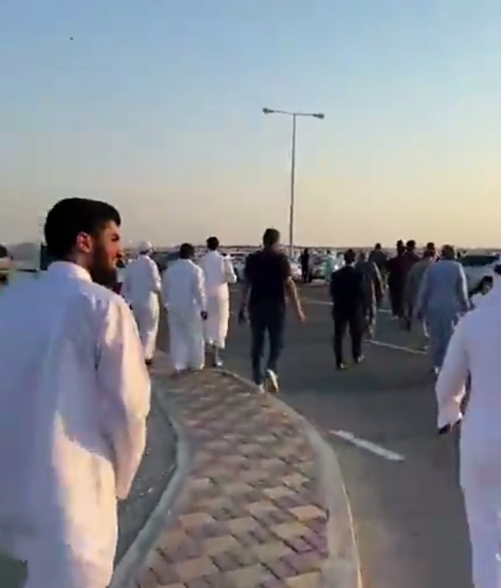 دموع لا تتوقف.. لحظة دفن وتشّييع الشيخ أبو إسحاق الحويني إلى مثواه الأخير
