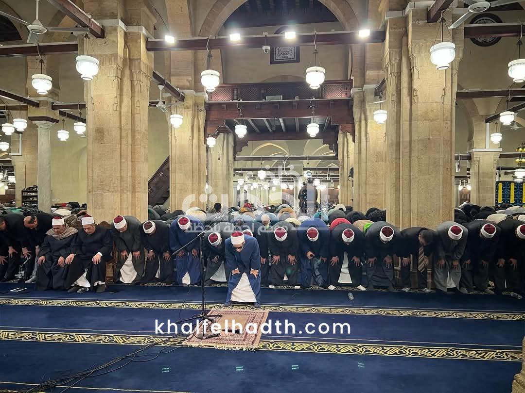 في أجواء روحانية.. المصلون يلتمسون ليلة القدر بالجامع الأزهر في الثلث الأخير من رمضان