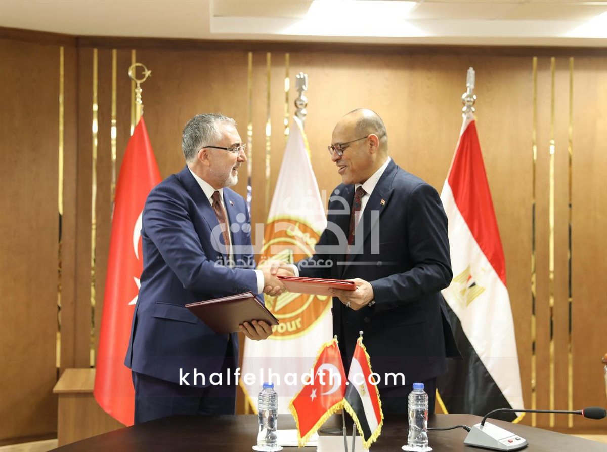 وزير العمل التركي يطوف بين الأهرامات ودار القرآن ويعلن عن مرحلة تعاون جديدة مع مصر
