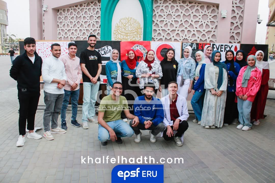 حملة طلاب صيدلة للتبرع بالدم 