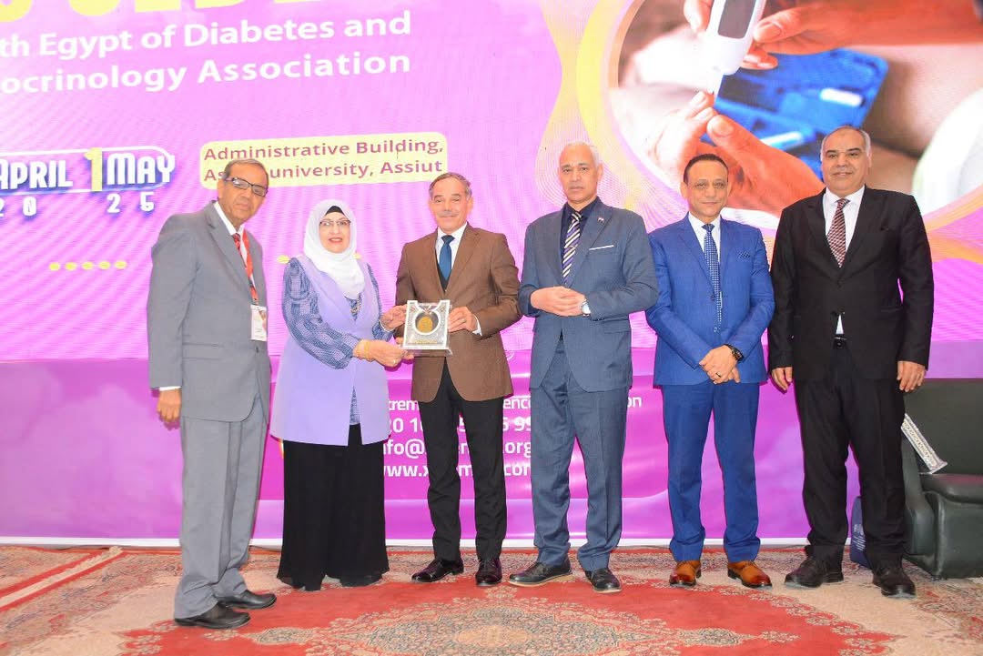 <strong>اهتمام خاص بشباب الأطباء والكوادر التمريضية</strong>