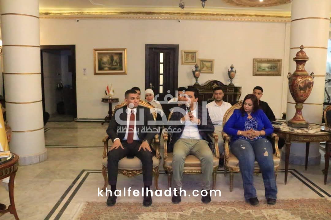 زيارة بشبابها إلي حزب مصر أكتوبر 