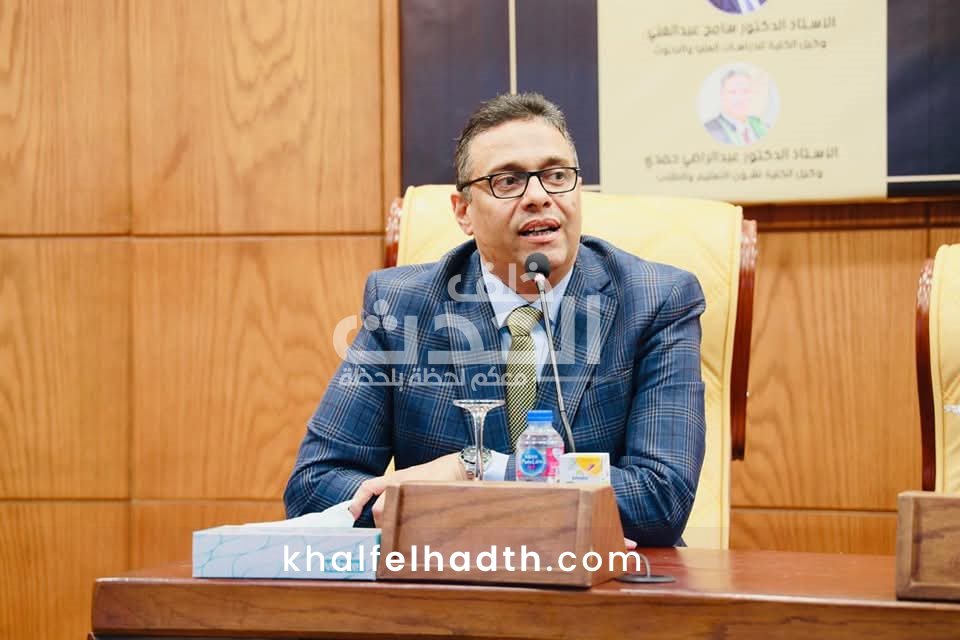 حلقة نقاشية في كلية الإعلام جامعة الأزهر