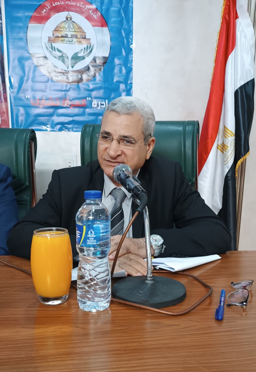الأستاذ الدكتور أحمد زارع&nbsp;