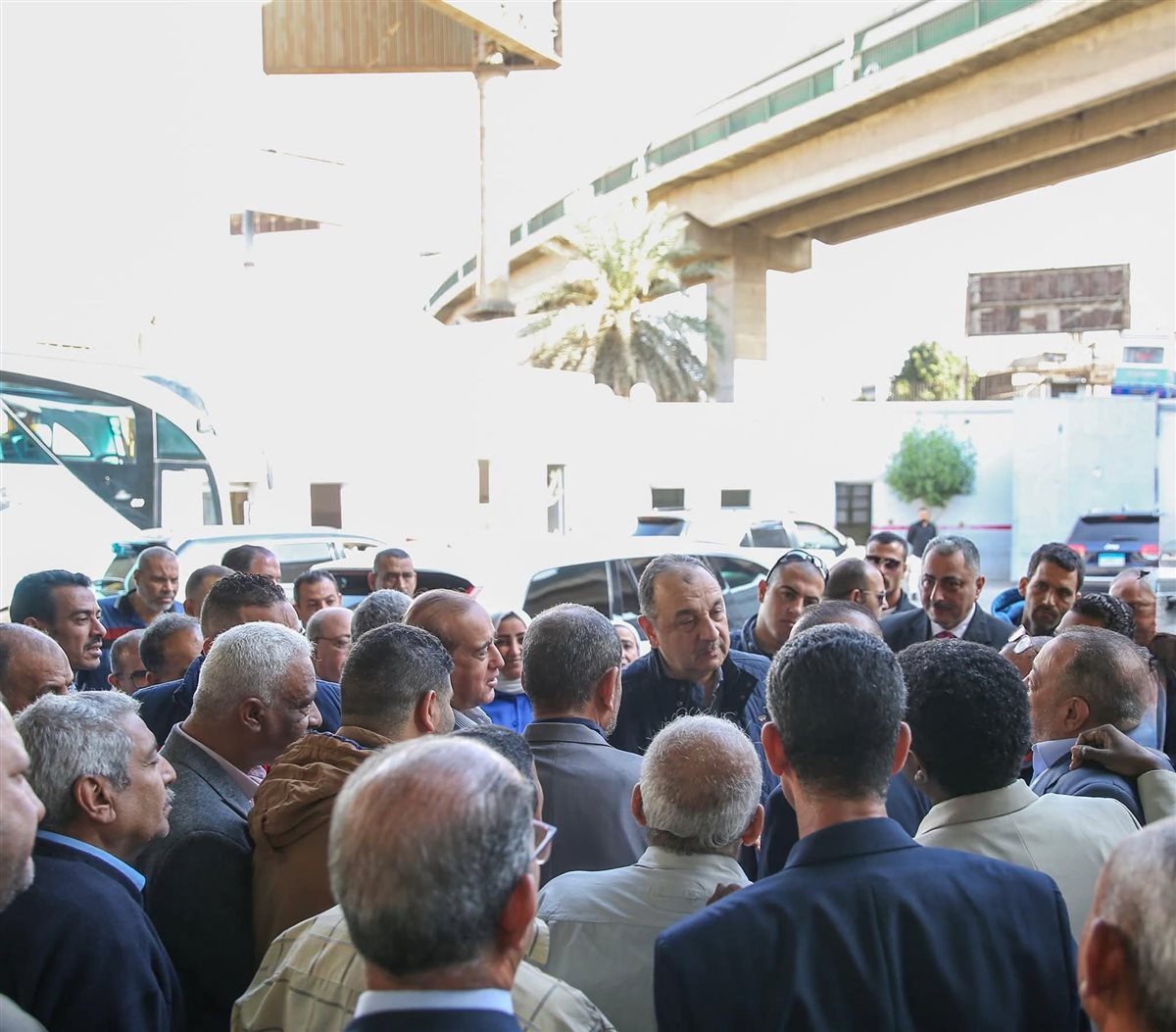المهندس محمد شيمي، وزير قطاع الأعمال العام، بجولة ميدانية موسعة لمتابعة سير العمل والعمليات الإنتاجية داخل عدد من الشركات التابعة للوزارة في قطاعي السياحة والتشييد- خلف الحدث&nbsp;