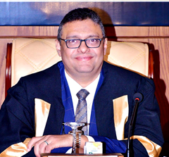 د رضا عبد الواجد أمين يكتب