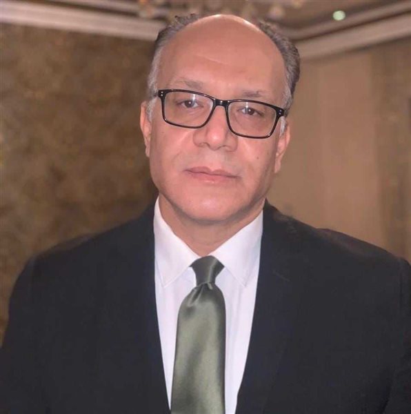 الروائي محمد موافي يكتب