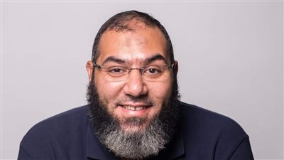 الداعية امير منير...وبلاغ ضده بعد موقفه من قضية 