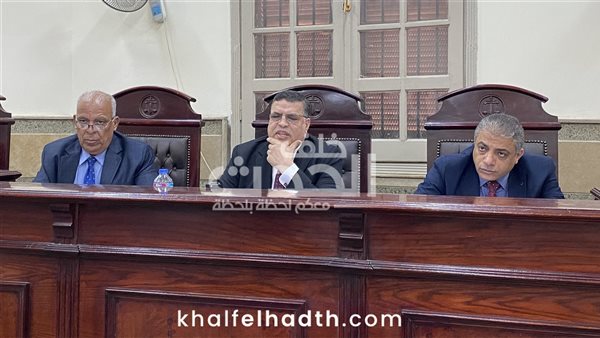 خلف الحدث