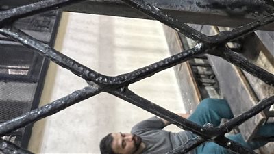علقة موت.. انهى حياة شقيقته شكا في سلوكها