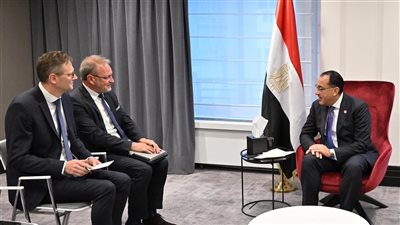 رئيس الوزراء يلتقي الرئيس التنفيذي لشركة 