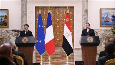 السيسي لماكرون: مصر تلعب دورا إيجابيا للغاية في تهدئة الأزمة في غزة