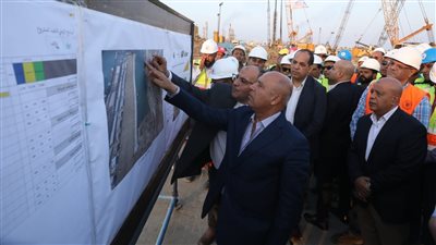 وزير النقل يتفقد ميناء دمياط البحري لمتابعة معدلات تنفيذ المشروعات بالميناء