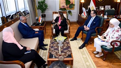 وزيرة الهجرة تبحث مع قنصل مصر في جدة احتياجات الجالية المصرية