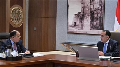 رئيس الوزراء يتابع مؤشرات الإيرادات العامة للدولة وإجراءات ضمان استمرار الانضباط المالي  