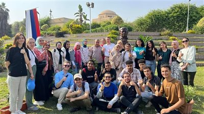 البيت الروسي يحتفل بمئوية الشاعر رسول حمزاتوف بحديقة الحرية 