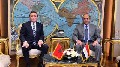 الفريق محمد عباس حلمي يبحث مع وزير النقل واللوجستيات المغربى دعم التعاون في مجال الطيران المدني