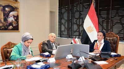 وزيرة البيئة تدير مع نظيرها الكندي جلسة تشاورية بشأن تمويل المناخ وآليات التنفيذ