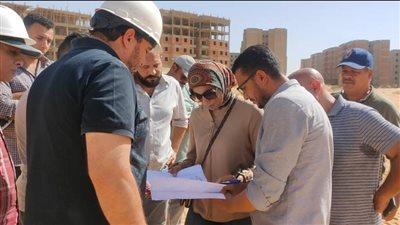 وزير الإسكان: إزالة التعدي واسترداد 30 ألف متر مربع أراض بالسويس الجديدة