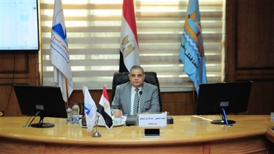 مجلس عمداء جامعة كفر الشيخ يستعرض انتظام العملية التعليمية  واتخاذ الإجراءات اللازمة لفصل الشتاء