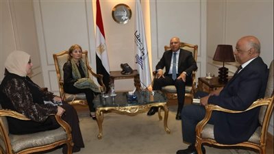وزير النقل يبحث مع وفد بنك الاستثمار الأوروبي المشروعات المشتركة 