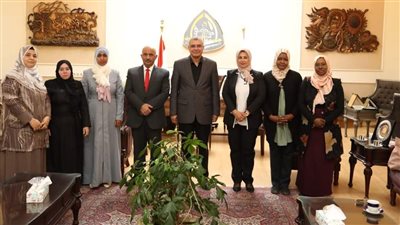 رئيس جامعة الزقازيق يستقبل وفدًا من الإتحاد الأفرو آسيوي للتكوين المهني والتقني الناشئ