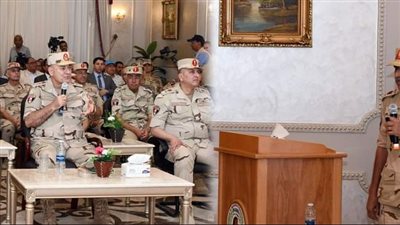 رئيس الأركان يشهد إطلاق المياه بالترعة المغذية لمشروع شرق الريف المصري بتوشكى 