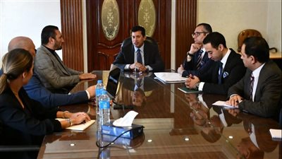 وزير الرياضة يبحث مع إحدى الشركات الالمانية آليات اكتشاف المواهب الكروية في مصر