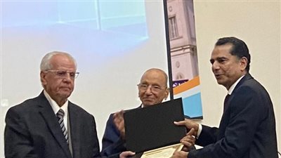 اختيار الشاعر أبوالفضل بدران عضوا بالمجمع العلمي المصري