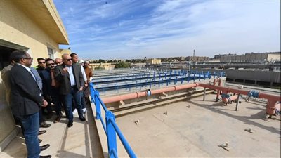 وزير الإسكان يتفقد محطة تنقية مياه الشرب بالشيخ زايد ومشروعات المرافق بالمدينة