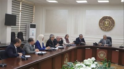 وزير العمل يوجه بسرعة الانتهاء من تطوير آليات إدارة منظومة العمالة غير المنتظمة إلكترونيًا