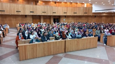  محاضرة تعريفية لطلاب دبلومات الدراسات العليا بحقوق عين شمس