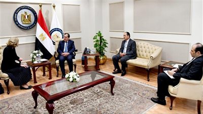 الملا يبحث مع سفيرة سلوفاكيا الفرص الاستثمارية في البترول والغاز