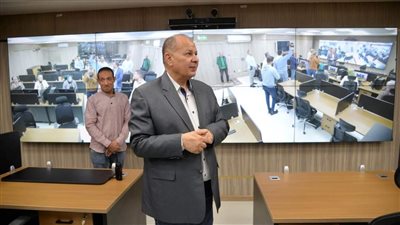 محافظ أسيوط يتابع وضع اللمسات النهائية بمركز السيطرة الموحد للشبكة الوطنية للطوارئ تمهيداً لتشغيله