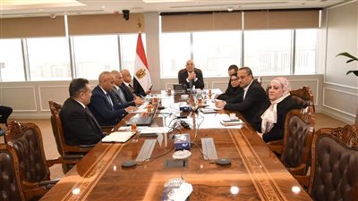 وزير الإسكان يتابع معدلات تنمية أراضى الساحل الشمالي الغربي