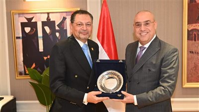 وزير الإسكان يبحث مع عميد كلية التخطيط الإقليمي سبل التعاون المشترك
