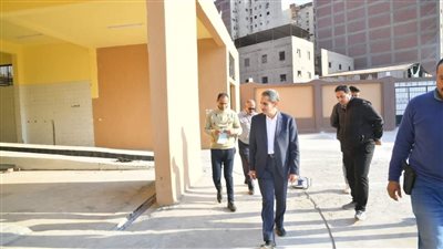محافظ الغربية يتابع أعمال التطوير بشارع النحاس والمجزر القديم بجولته المسائية
