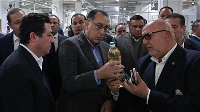 رئيس الوزراء يتفقد المجمع الصناعي للشركة الدولية لاستخلاص وتكرير وتعبئة الزيوت المتعددة بمدينة السادات